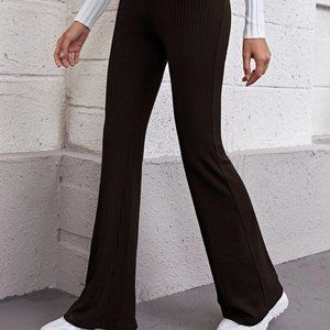 BRAND NEW Shein Black Ribbed Flare pants (M)